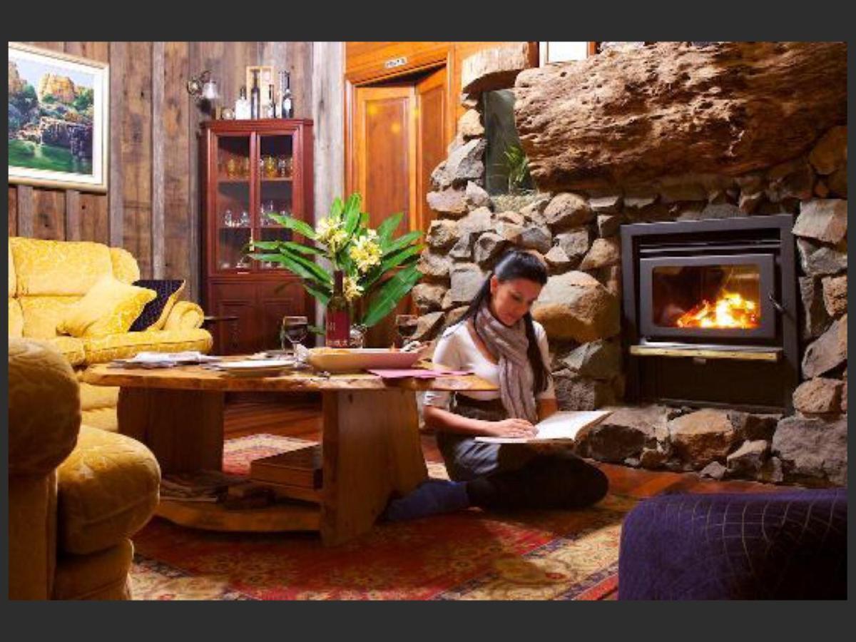 Tamborine Mountain Bed And Breakfast Bed & Breakfast