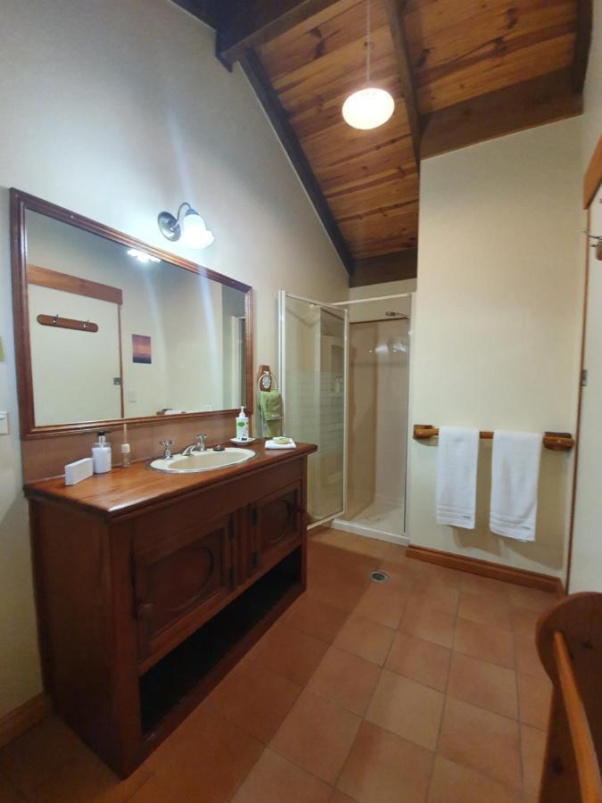 Tamborine Mountain Bed And Breakfast Bed & Breakfast