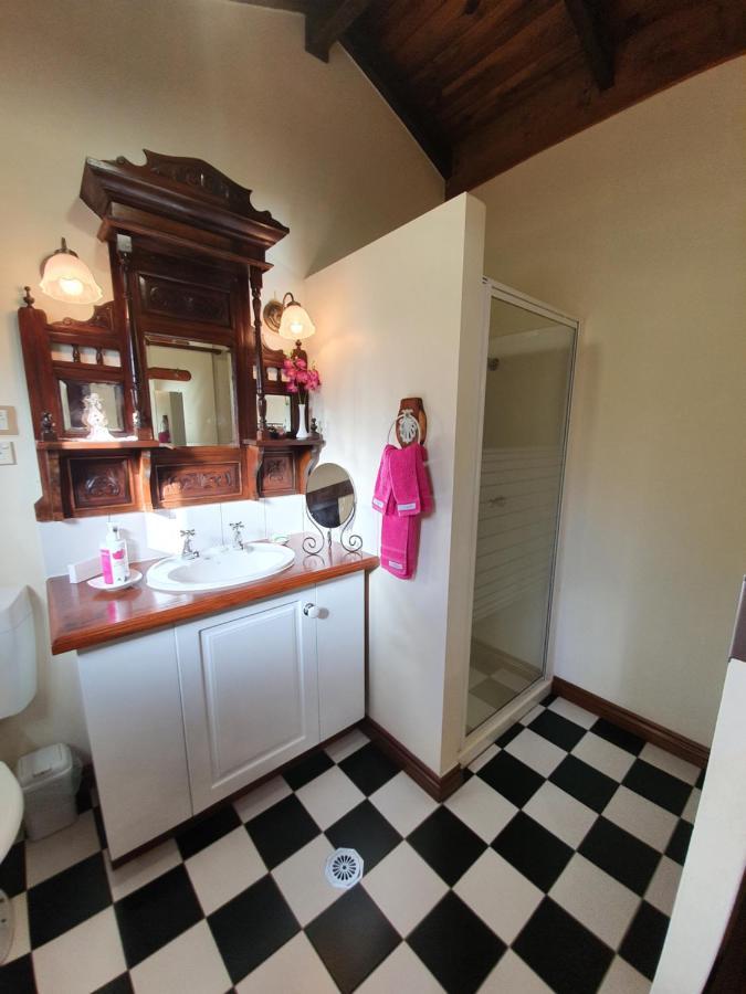 Tamborine Mountain Bed And Breakfast Bed & Breakfast Mount Tamborine