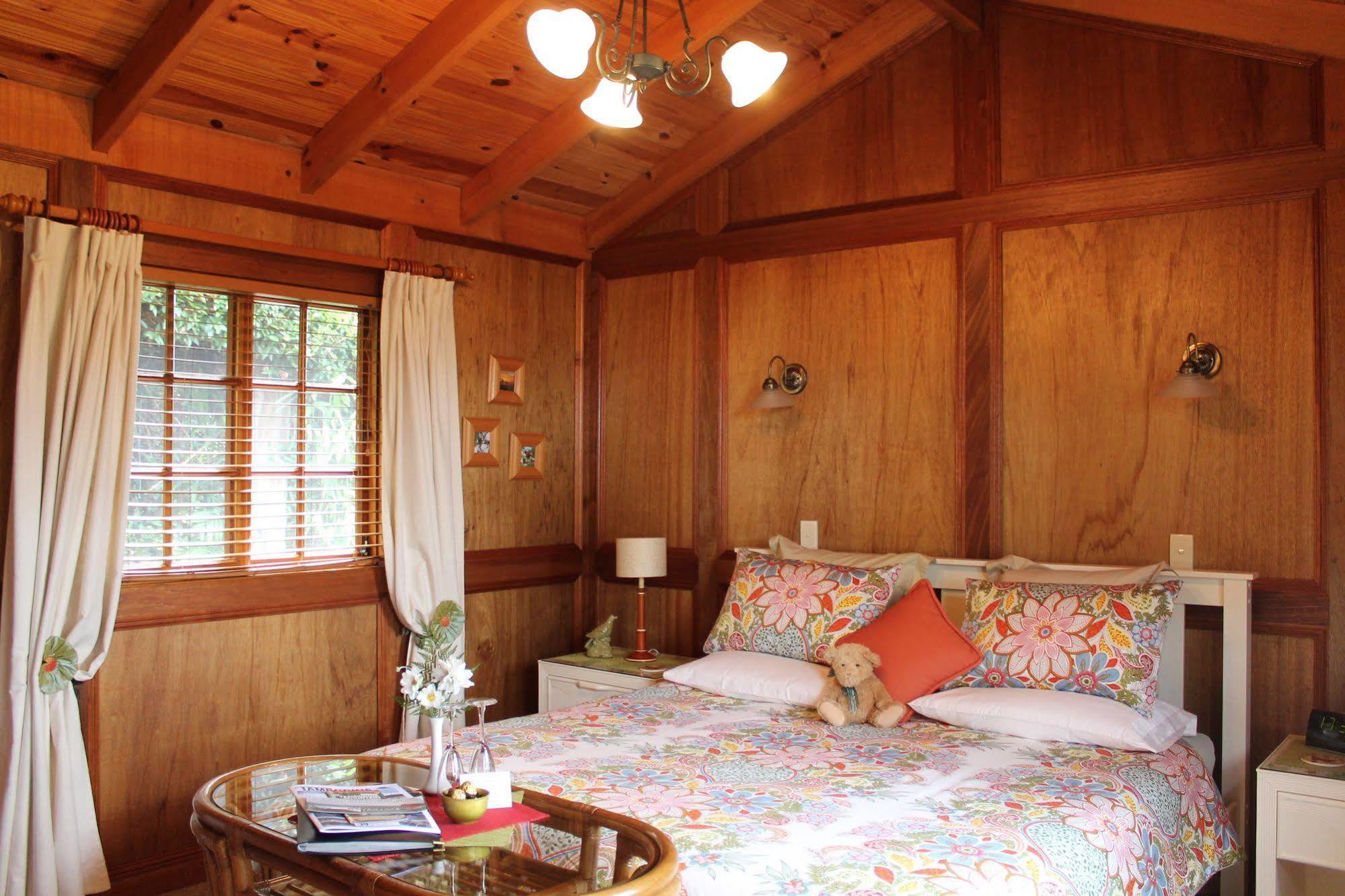 Tamborine Mountain Bed And Breakfast 4*