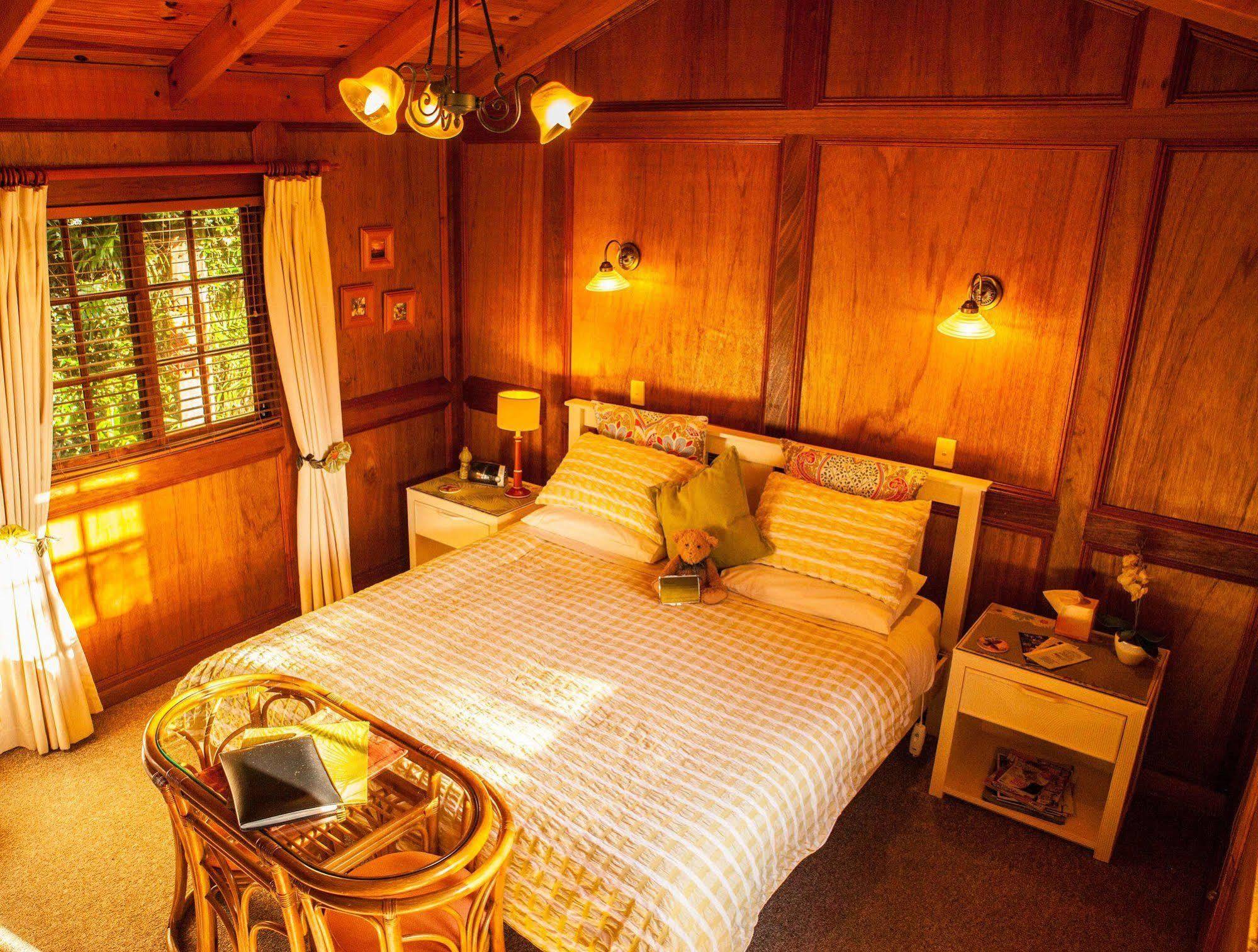 Tamborine Mountain Bed And Breakfast Bed & Breakfast 4*